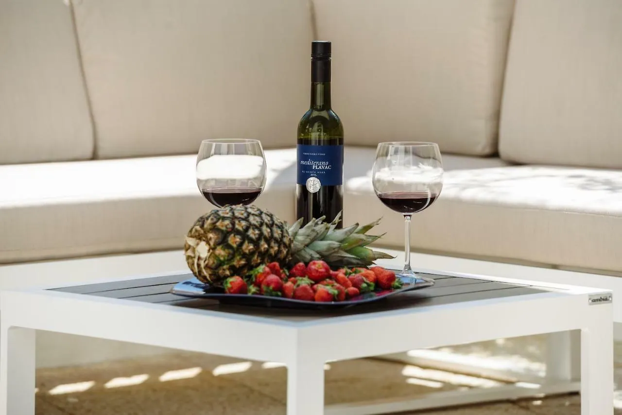 Apartments Villa Dalmatia Trogir 0*,