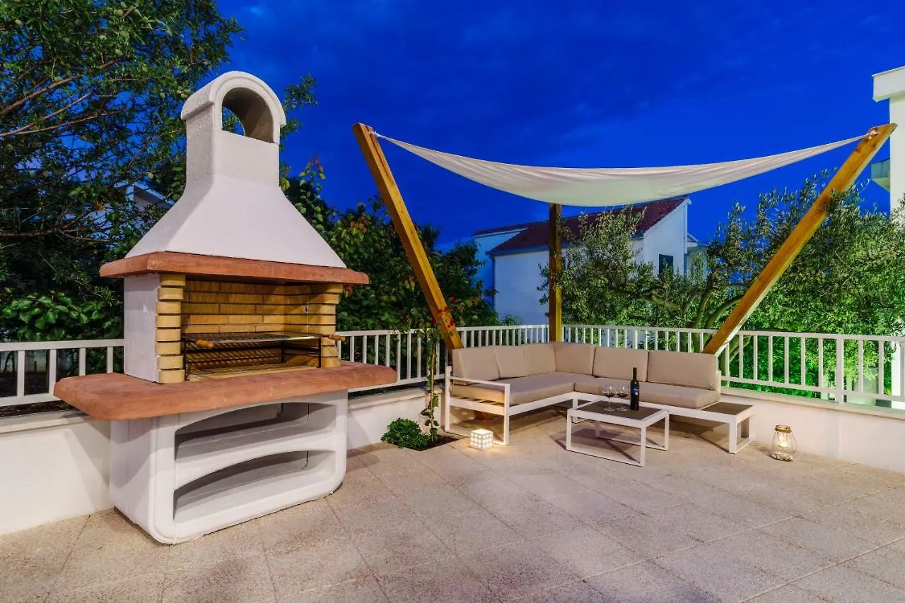 Apartments Villa Dalmatia Trogir 0*,  Hırvatistan