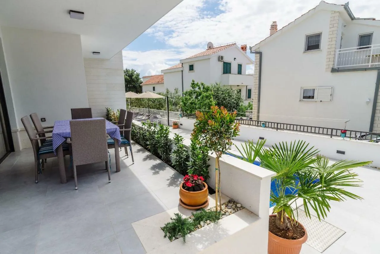 Apartments Villa Dalmatia Trogir Hırvatistan